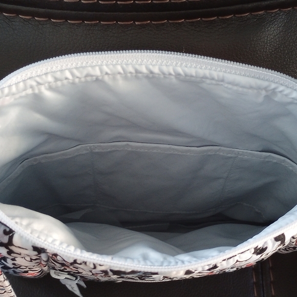 Beautiful NWT Vera Bradley crossbody bag! - Picture 2 of 8